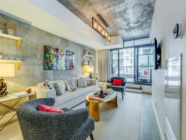 613 - 111 Bathurst St