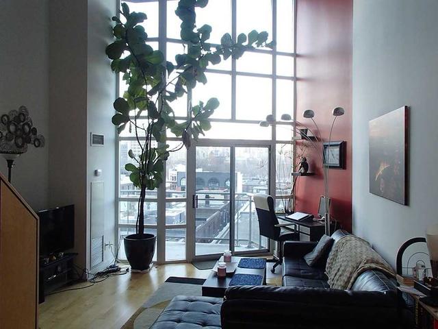 621 - 255 Richmond St E