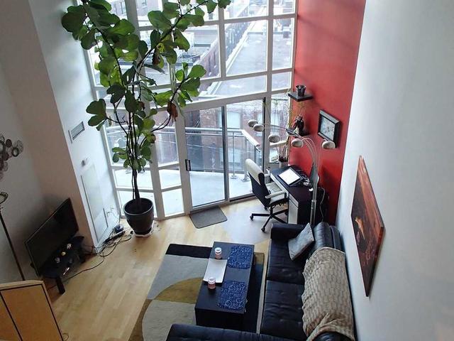 621 - 255 Richmond St E