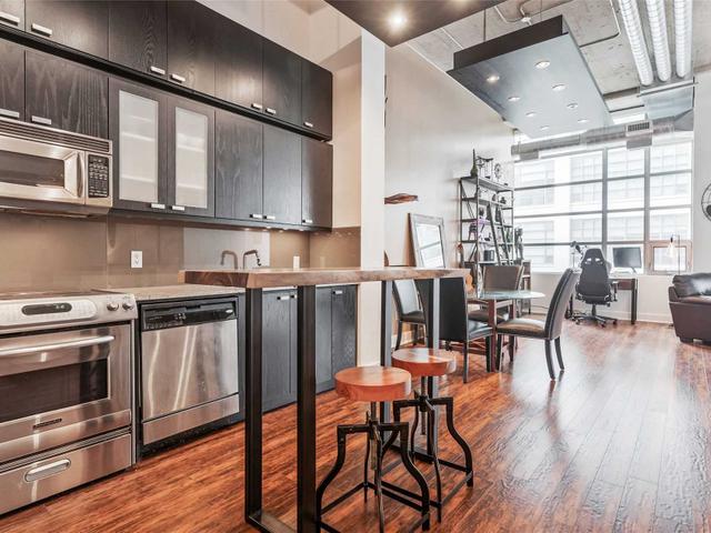 329 - 637 Lake Shore Blvd W