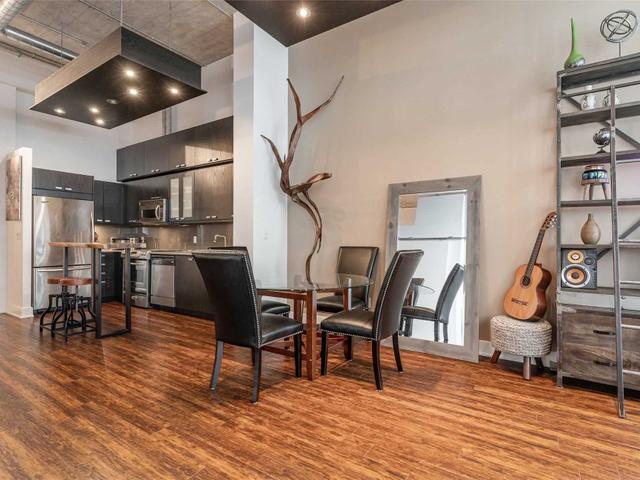 329 - 637 Lake Shore Blvd W