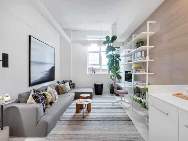 1037 - 155 Dalhousie St