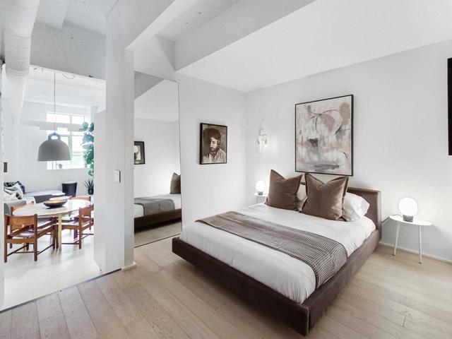 1037 - 155 Dalhousie St