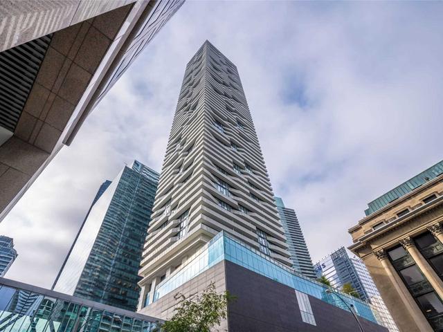 6407 - 100 Harbour St