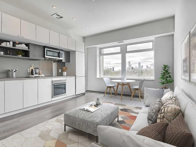 417 - 111 St Clair Ave W