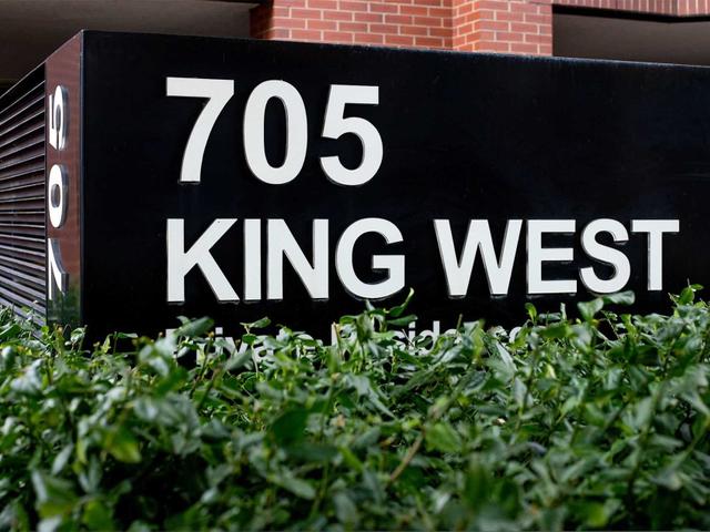 911 - 705 King St W