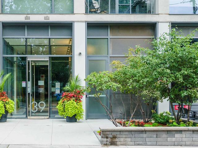 625 - 39 Brant St
