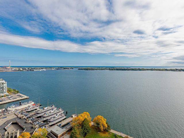 2811 - 33 Harbour Sq