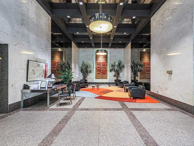 2811 - 33 Harbour Sq