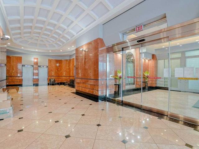 SPH2309 - 10 Queens Quay W