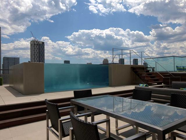 PH1001 - 500 Wellington St W