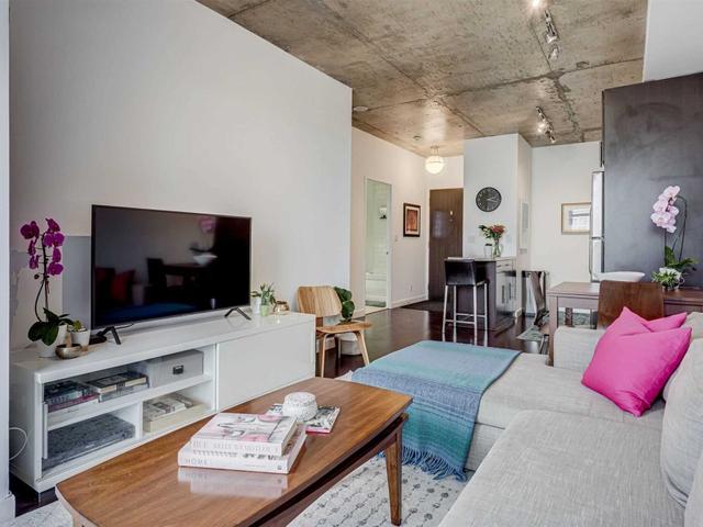 810 - 1005 King St W