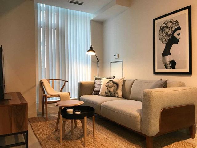 803 - 525 Adelaide St W