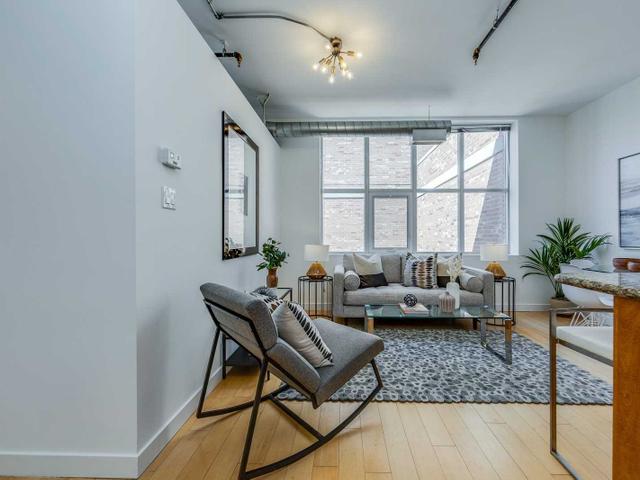 PH28 - 955 Queen St W