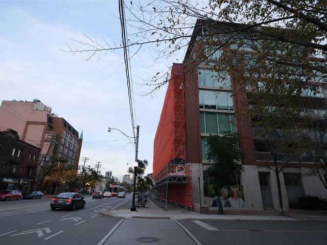 506 - 301 Markham St