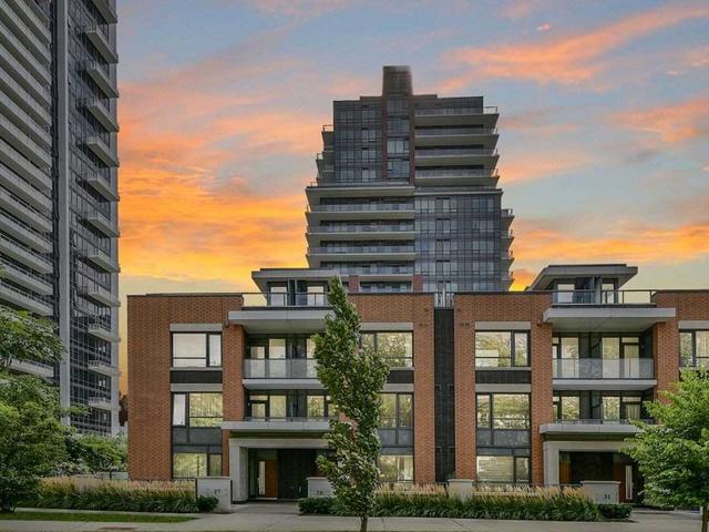 TH104 - 29 Horsham Ave