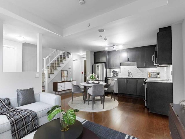 TH104 - 29 Horsham Ave