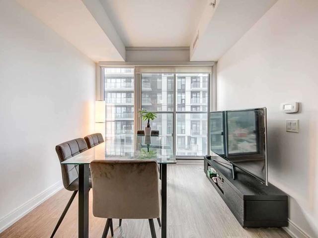 3815 - 181 Dundas St