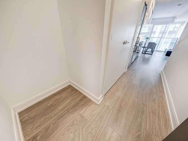 3815 - 181 Dundas St