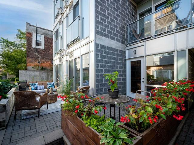 1 - 1636 Dundas St W