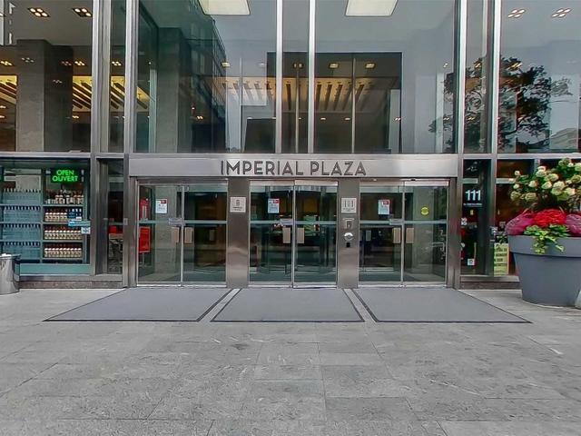 1420 - 111 St Clair  West Ave W