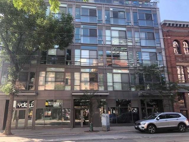 TH2 - 127 Queen St E