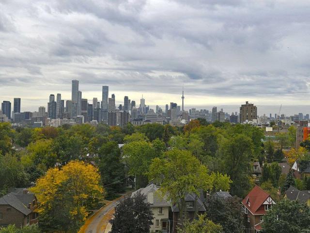 815 - 111 St Clair Ave W