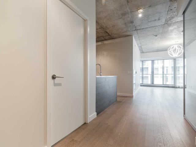 1010 - 111 Bathurst St