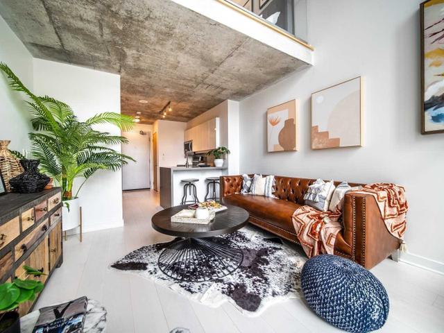 603 - 255 Richmond St E