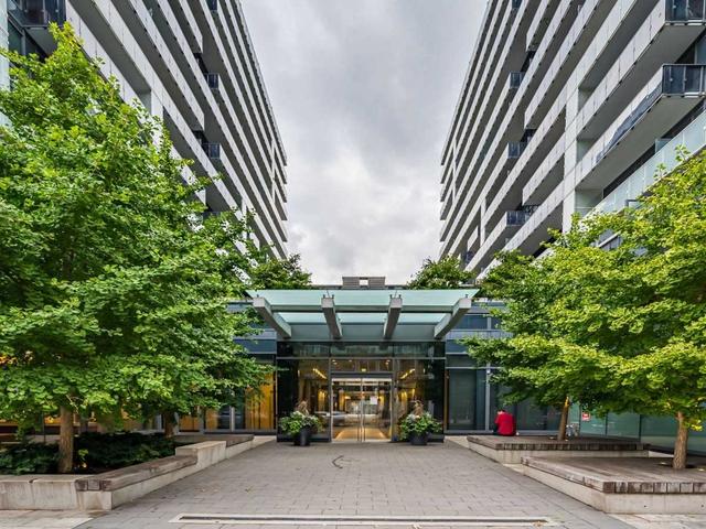 915 - 1030 King St W