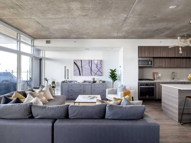 502 - 205 Manning Ave