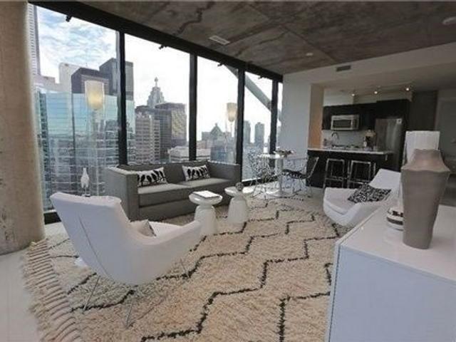 3503 - 224 King St W