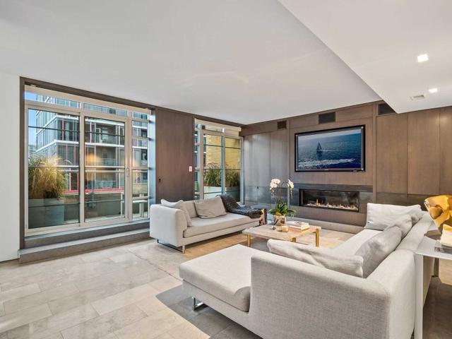 1509 - 438 Richmond St