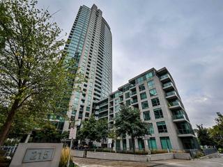 614 - 215 Fort York Blvd