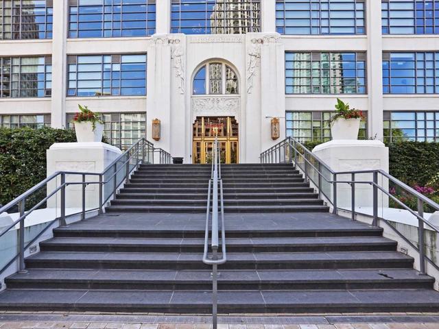 615 - 637 Lake Shore Blvd