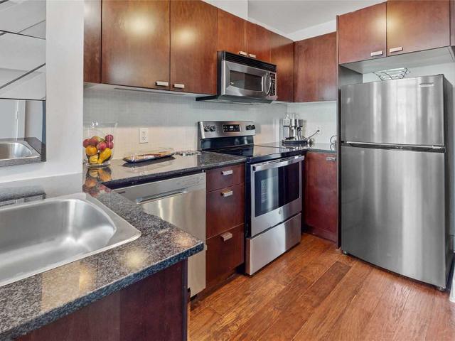 615 - 637 Lake Shore Blvd