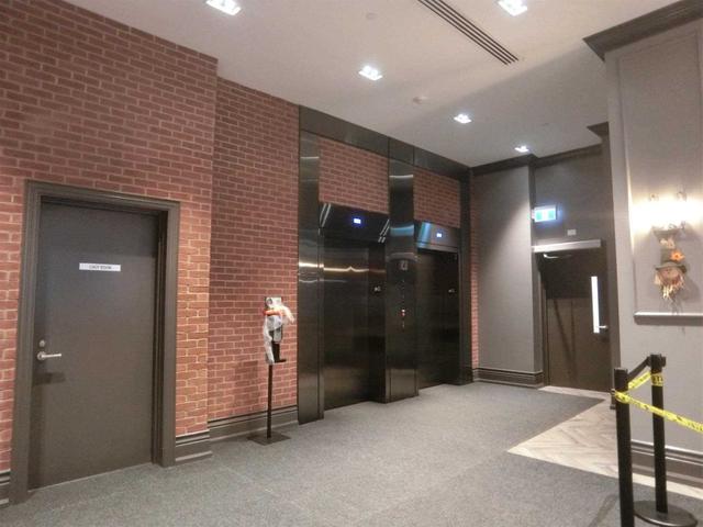 813 - 608 Richmond St W