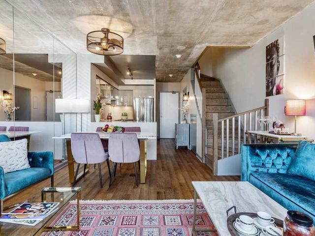 LPH1316 - 36 Blue Jays Way