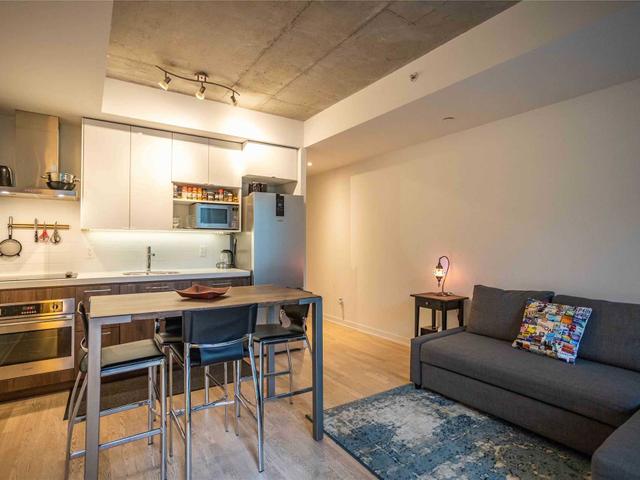 238 - 461 Adelaide St W