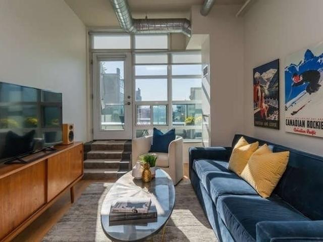 512 - 380 Macpherson Ave