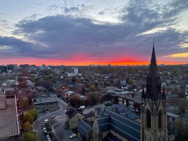 1504 - 111 Bathurst St