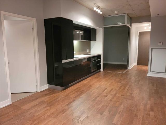 202 - 20 Gladstone Ave