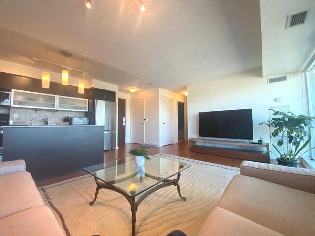 2105 - 80 Western Battery Rd