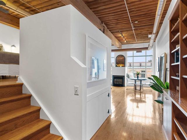 315 - 993 Queen St W