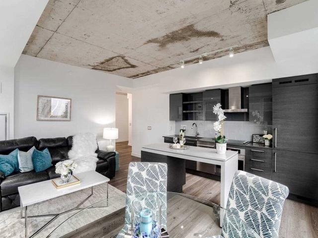 1113 - 1030 King St W