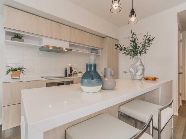 1722 - 8 Hillsdale Ave E