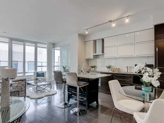 PH607 - 770 Bay St