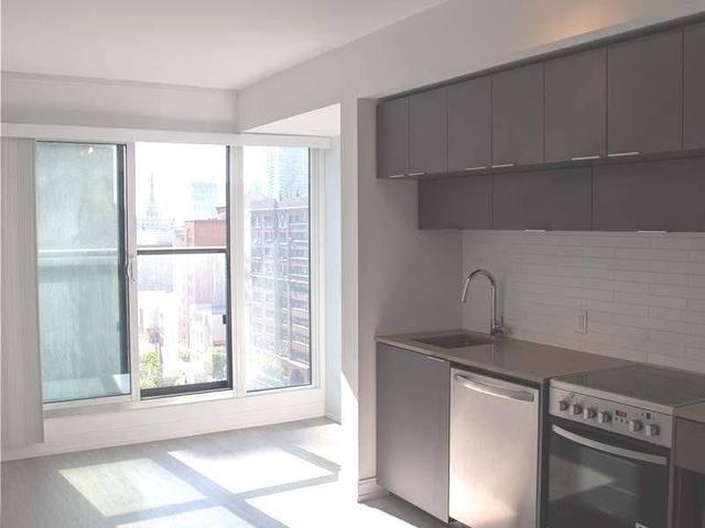 607 - 181 Dundas St E