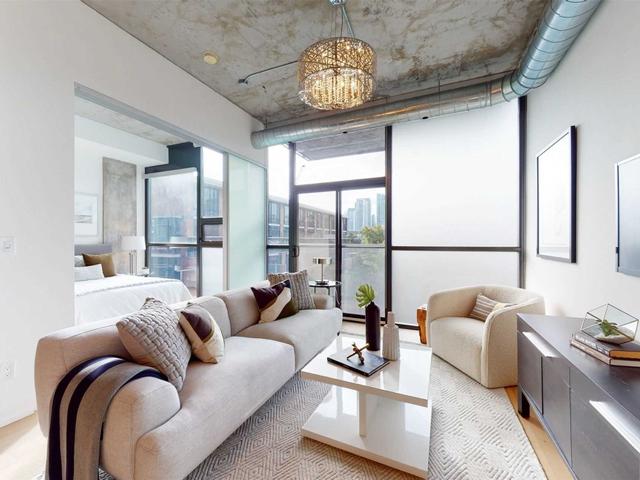 401 - 60 Bathurst St