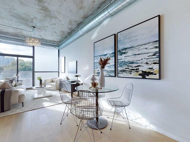 401 - 60 Bathurst St